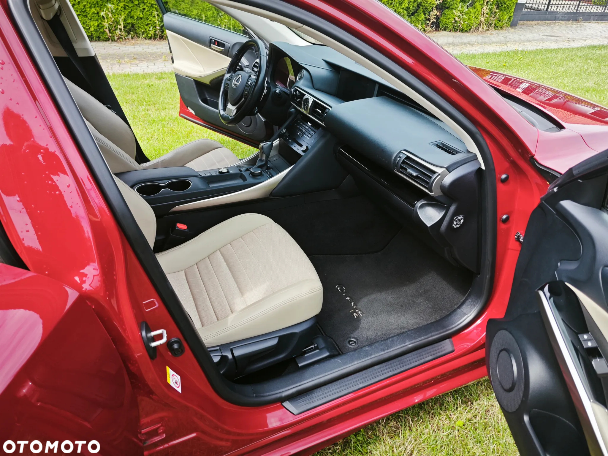 Lexus IS 200t / 300 Elegance - 16