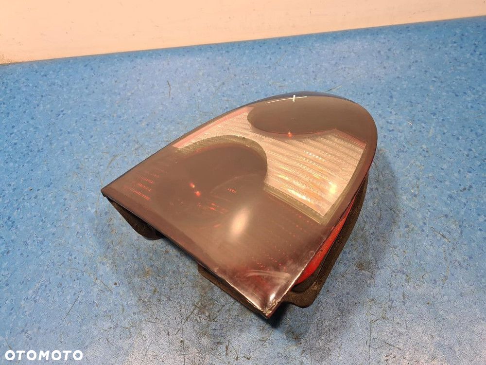 VOLKSWAGEN PASSAT B5 FL SEDAN LAMPA TYŁ PRAWA ZEWNĘTRZNA - 4