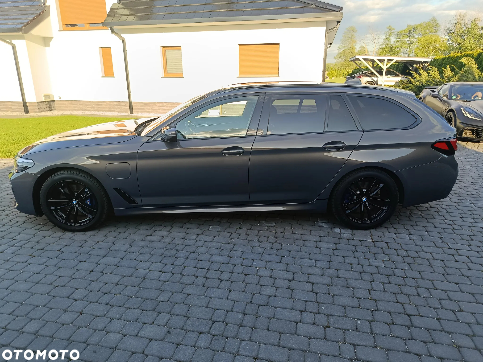 BMW Seria 5 530e xDrive Touring - 5