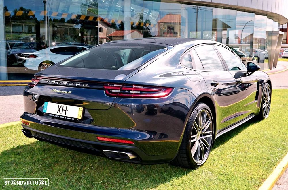 Porsche Panamera - 45