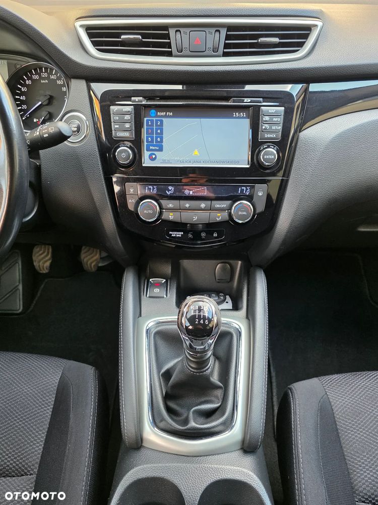 Nissan Qashqai 1.2 DIG-T N-Connecta - 25