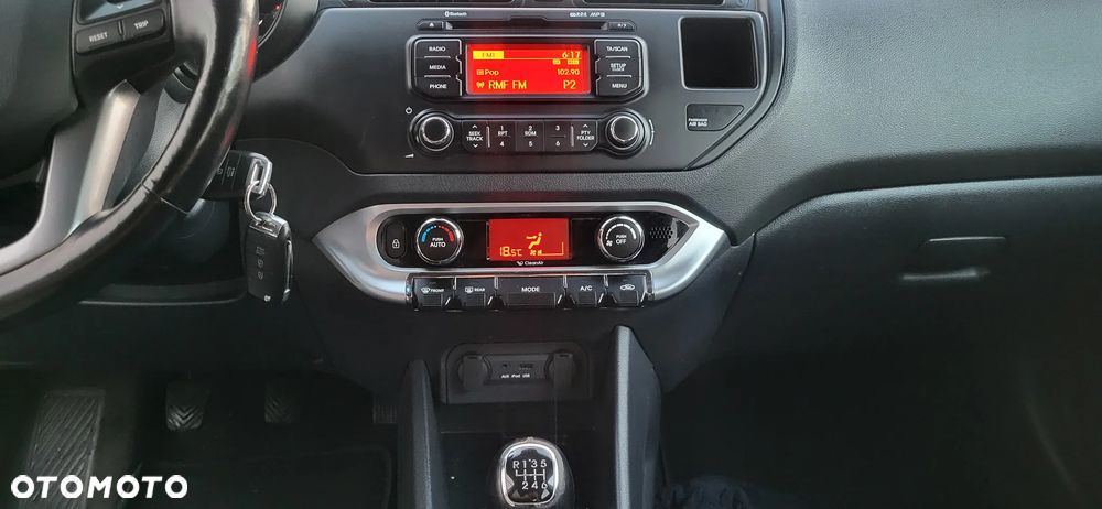 Kia Rio 1.4 Dream Team Edition - 20