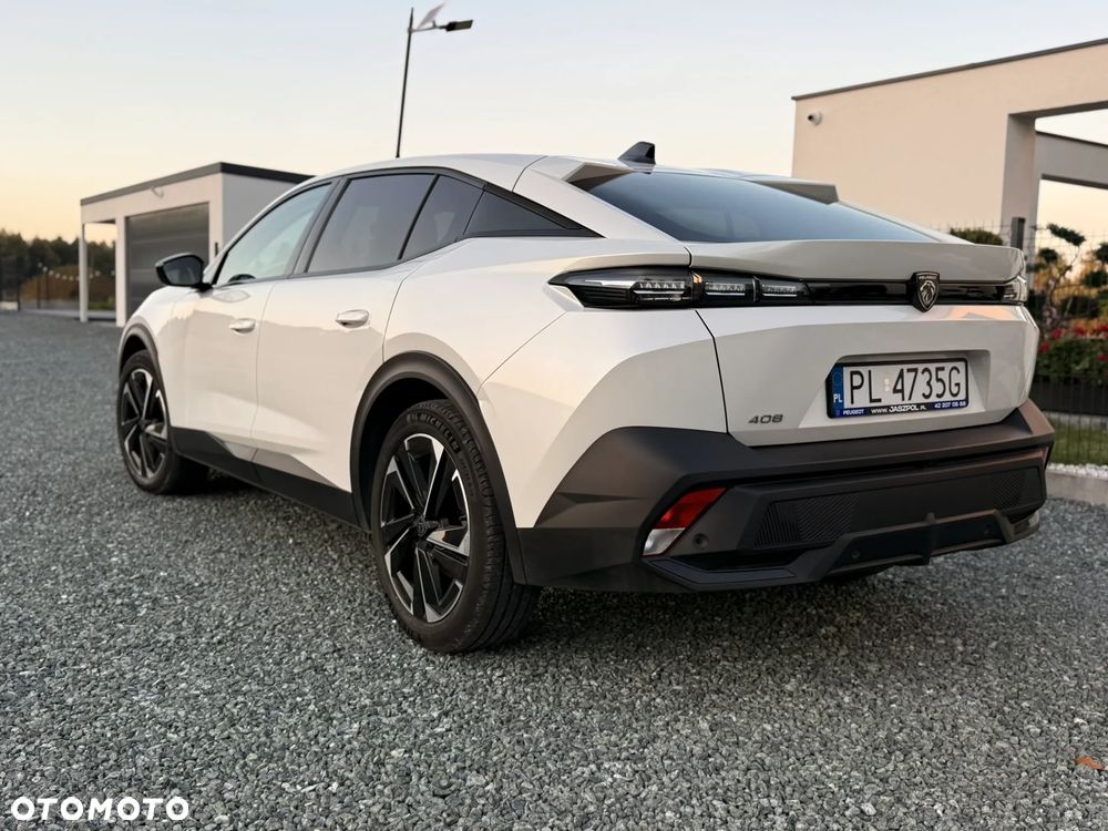 Peugeot 408 - 4