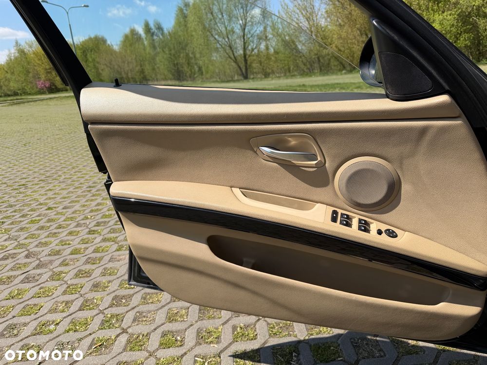 BMW Seria 3 335i - 11