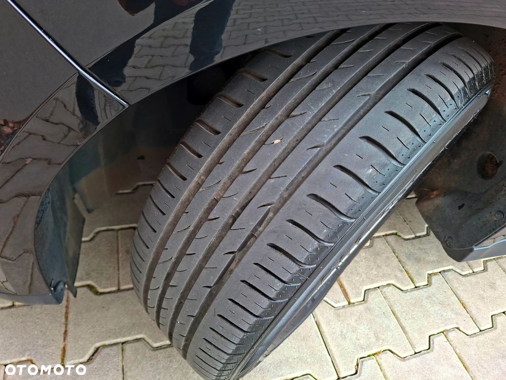 Ford C-MAX 1.6 Ti-VCT SYNC Edition - 16