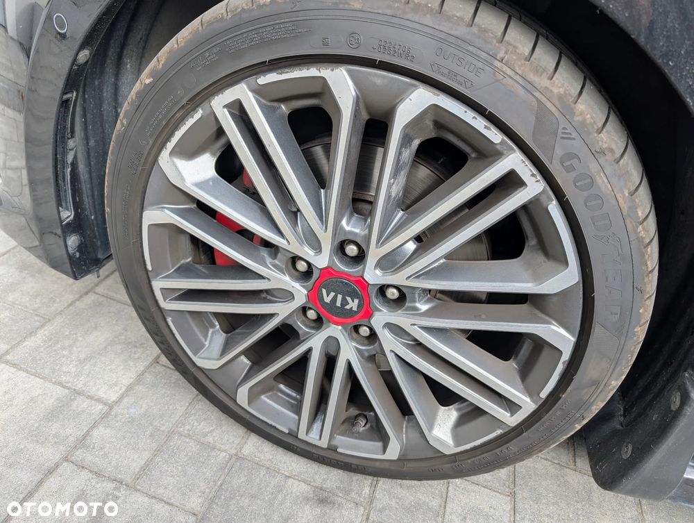 Kia Ceed 1.6 T-GDI GT - 23