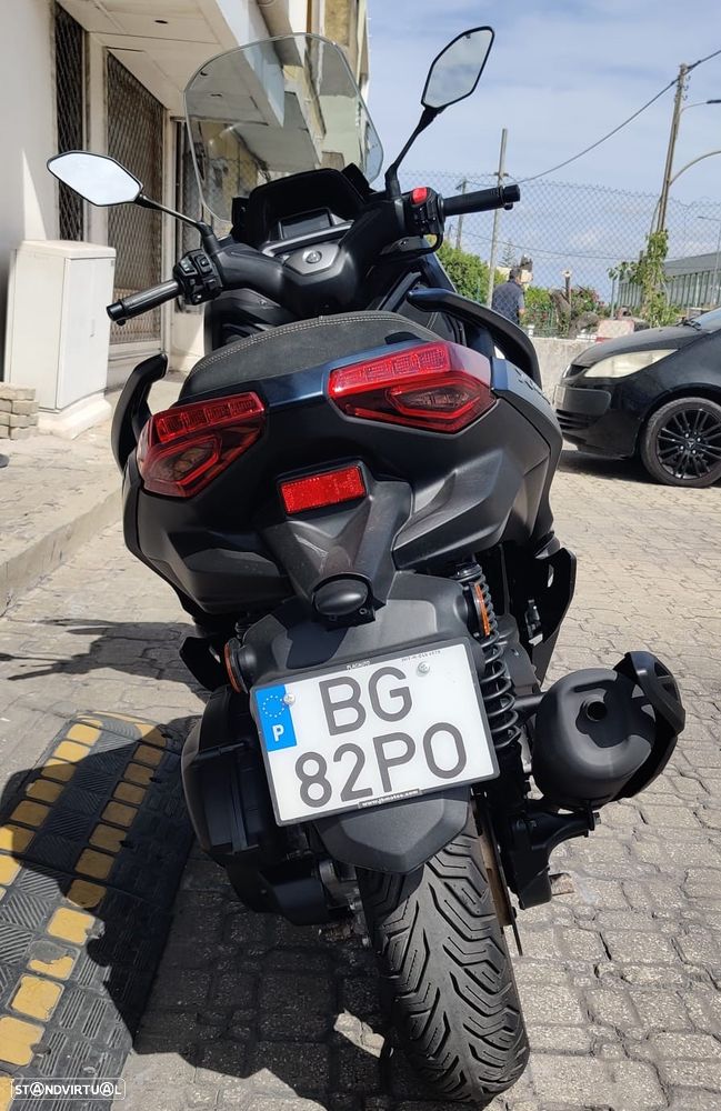Yamaha X-Max 125 Tech Max - 9