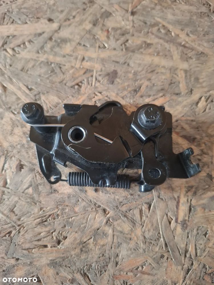 Volvo XC40 Prawy zamek maski 32277430 - 2