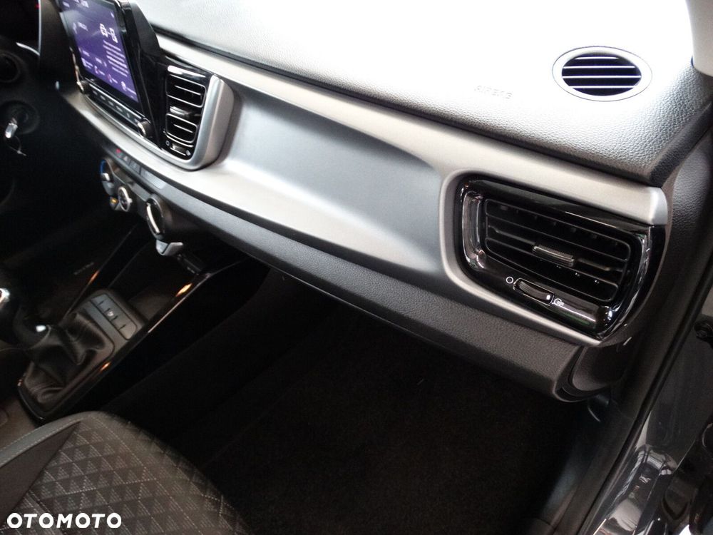 Kia Rio - 24