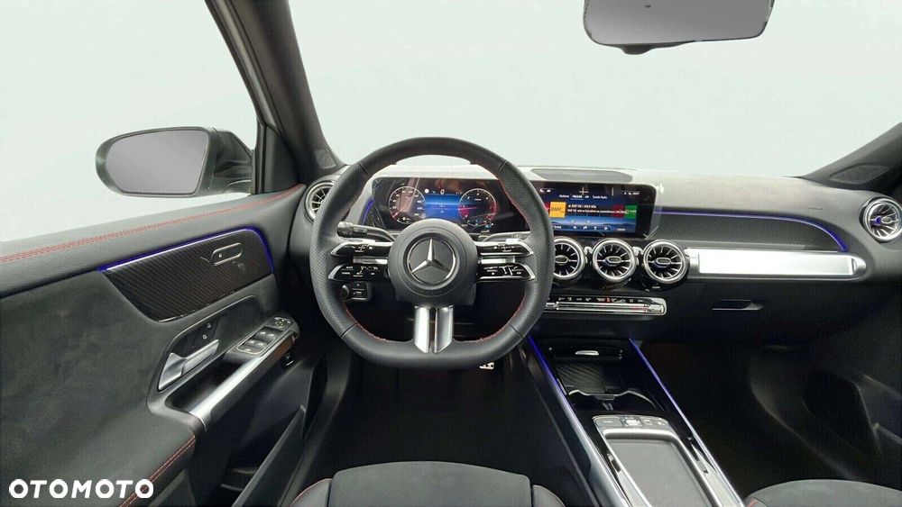 Mercedes-Benz GLB - 11