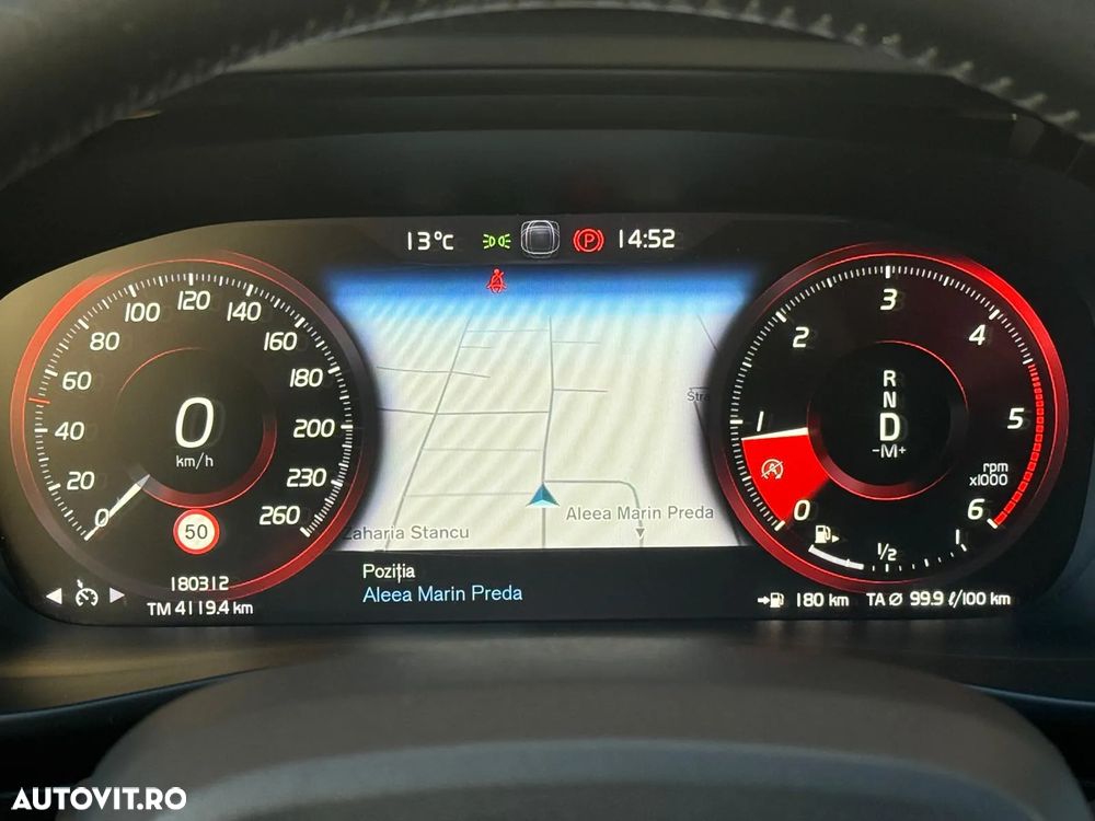 Volvo XC 40 D4 AWD Momentum Pro - 12