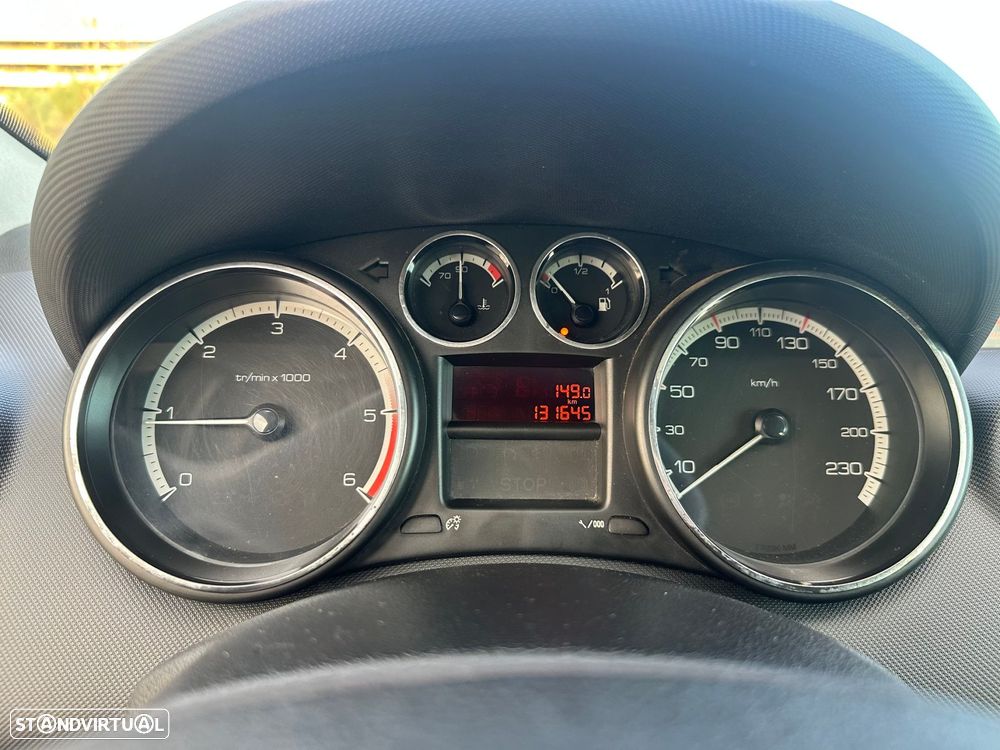 Peugeot 308 1.6 HDi Executive CVM6 - 18