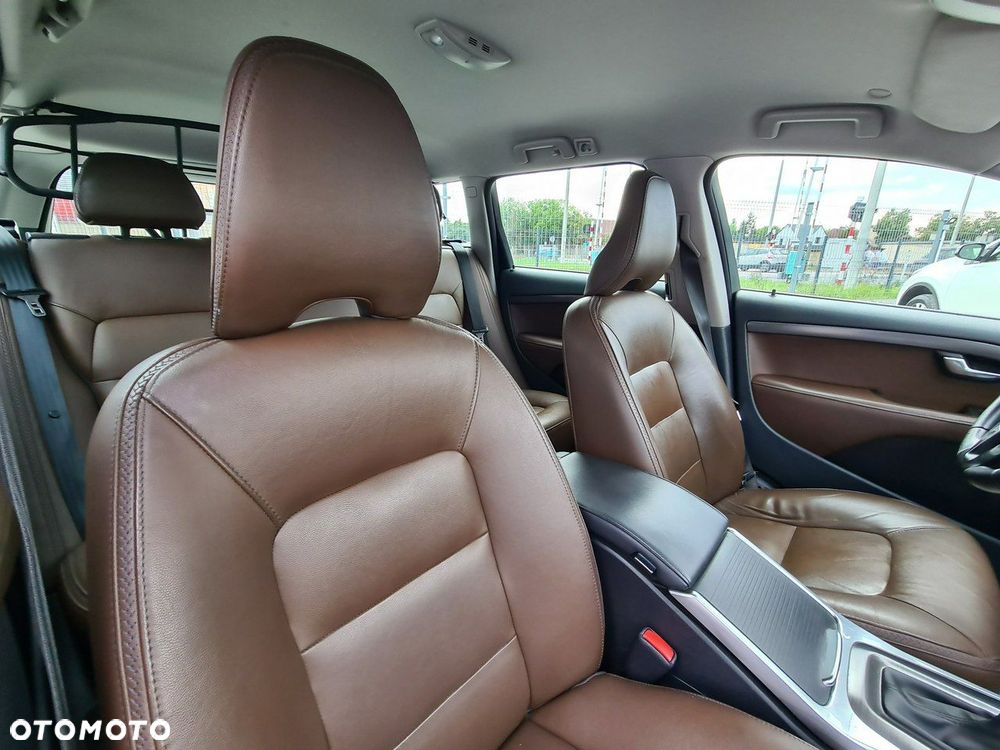 Volvo XC 70 D4 Geartronic Kinetic - 25