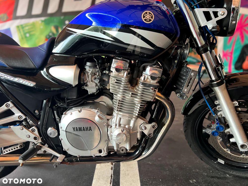 Yamaha XJR - 15