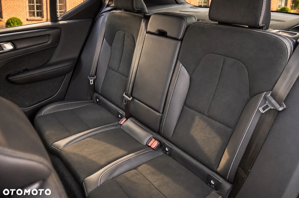 Volvo XC 40 T3 Geartronic RDesign - 24