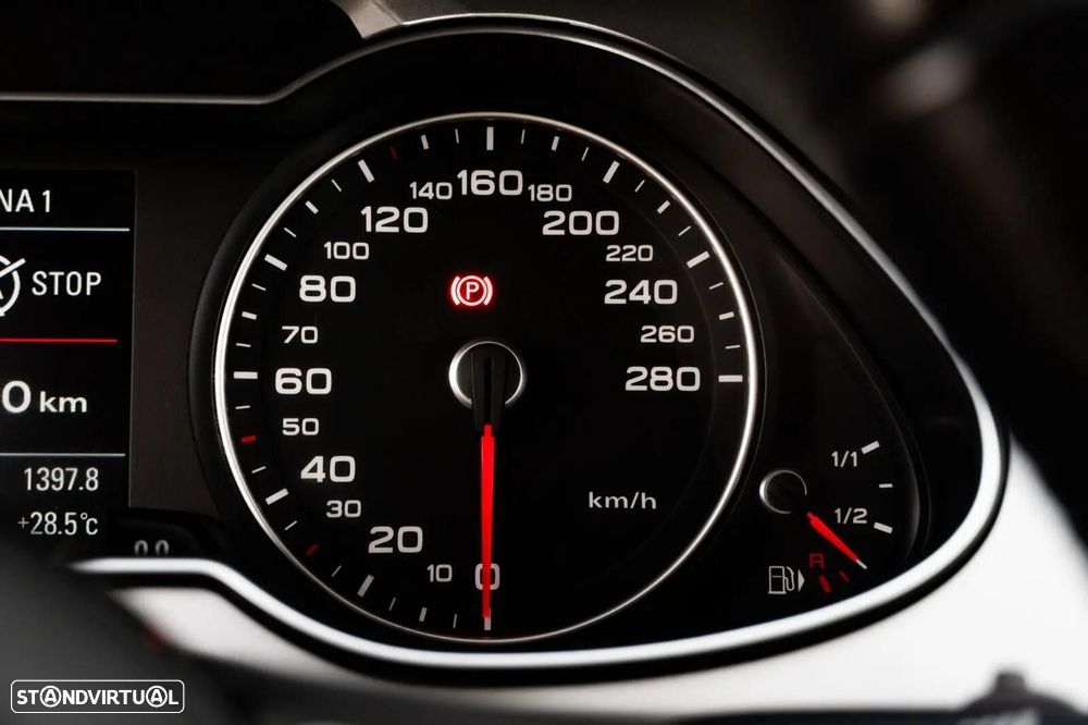 Audi A4 2.0 TDI Business Line S-line - 14