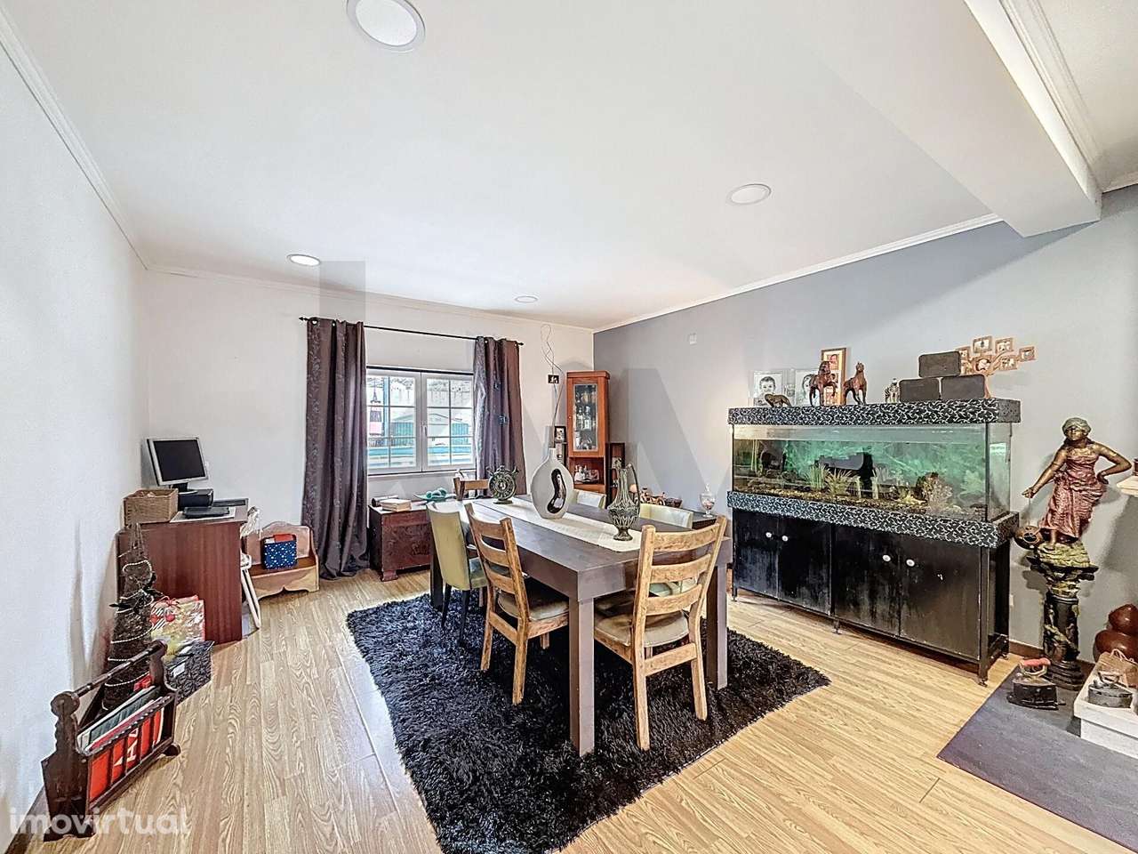 Moradia T4 com Logradouro Amplo em Vale de Santarém - Grande imagem: 2/53