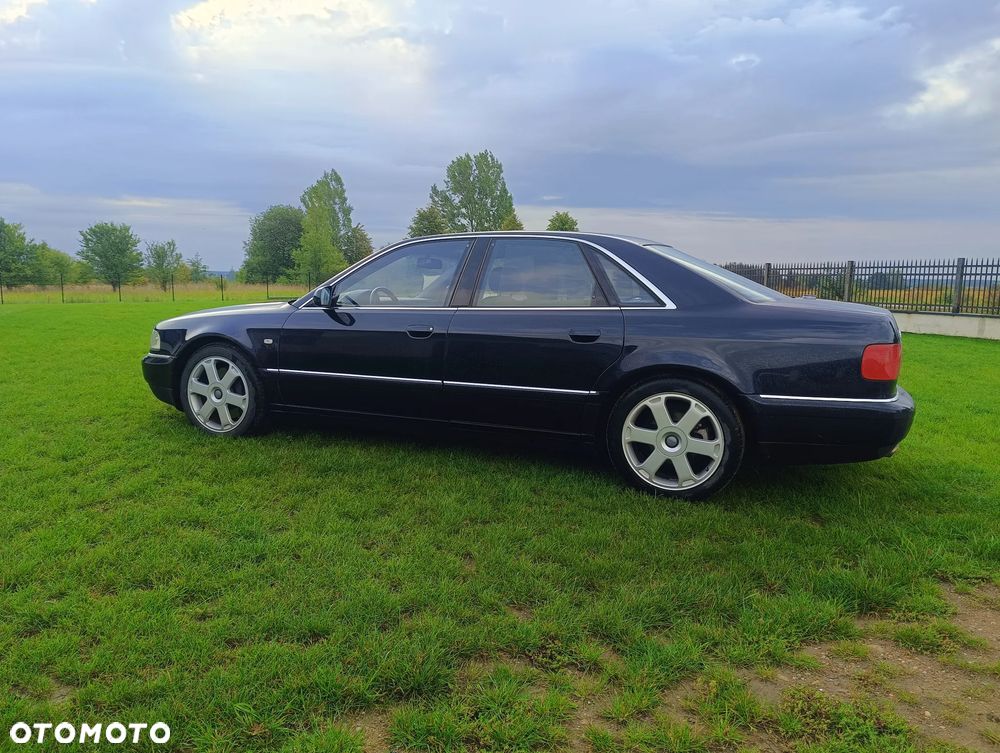 Audi S8 - 4