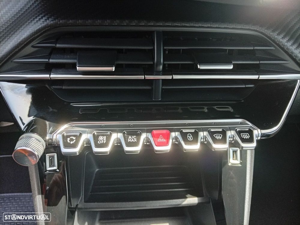 Peugeot 2008 1.2 PureTech Active Pack - 21