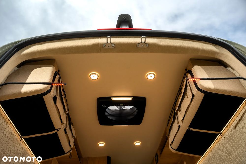 Mercedes-Benz Sprinter - 12
