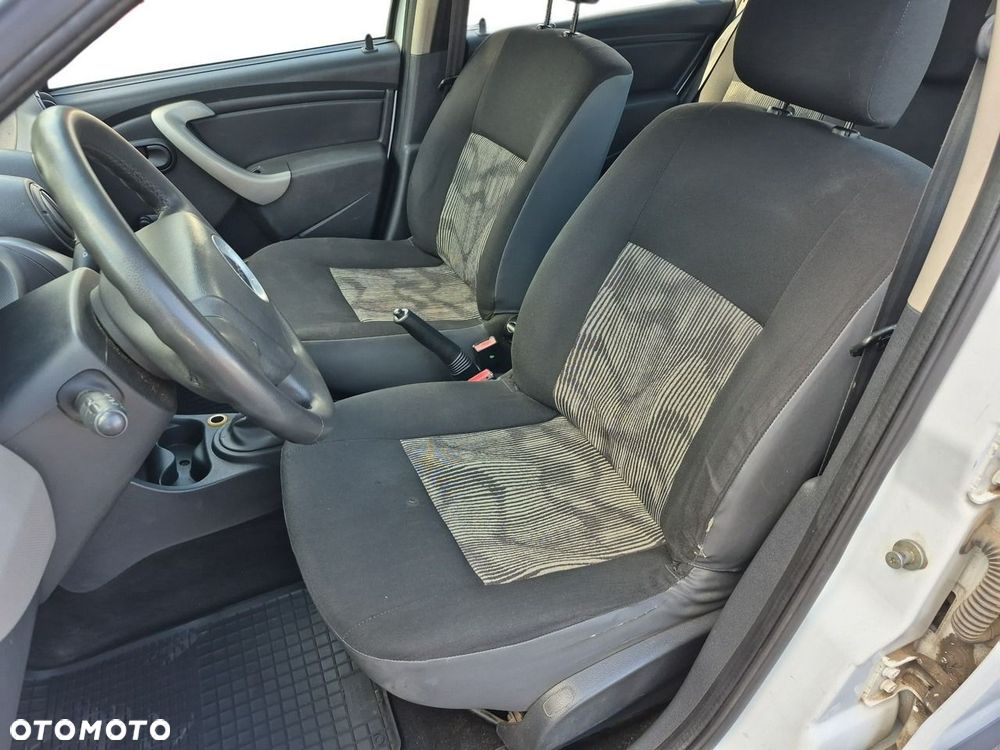 Dacia Sandero - 11