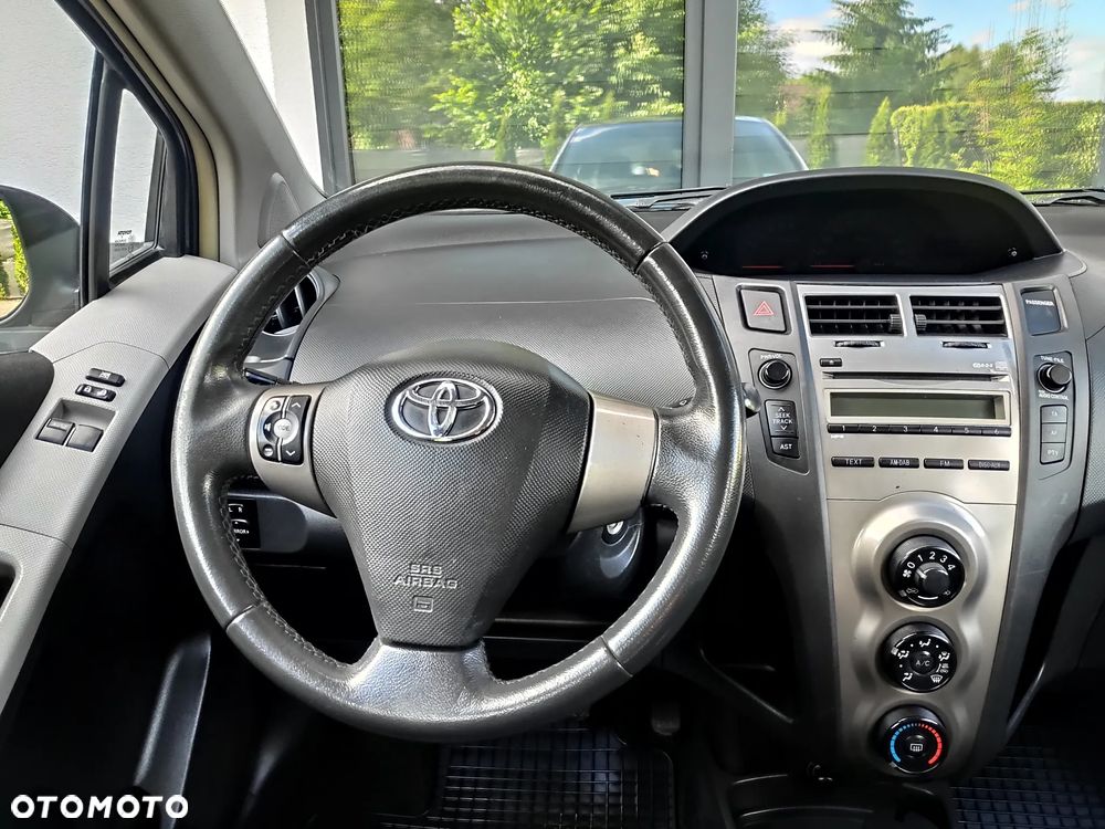 Toyota Yaris 1.33 2010 - 11