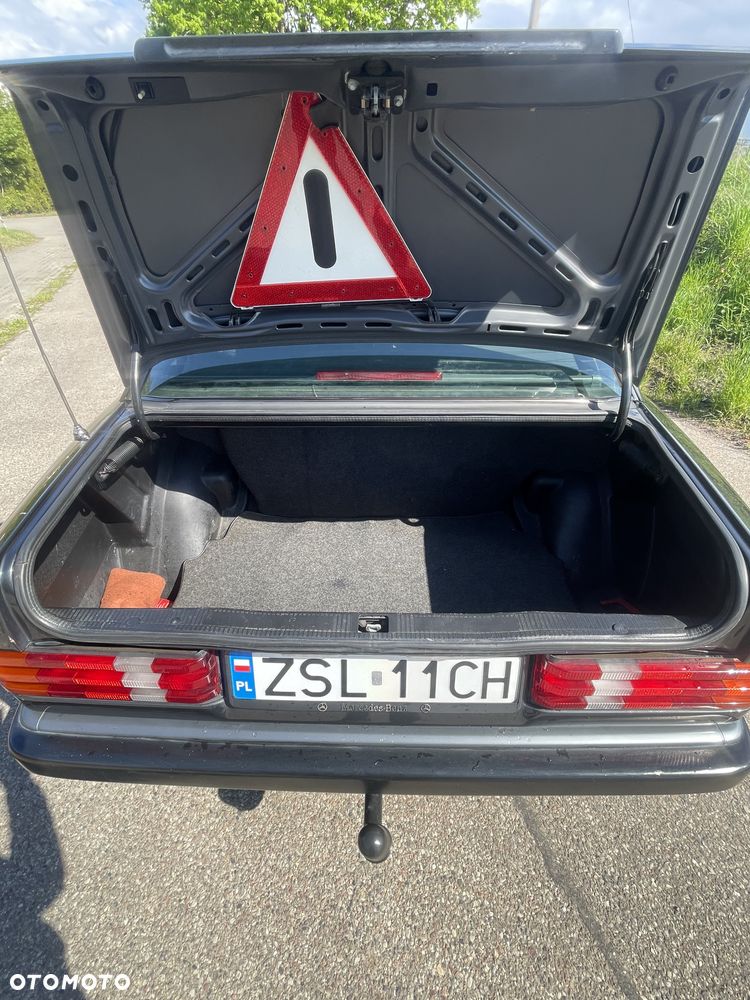 Mercedes-Benz W201 (190) - 12
