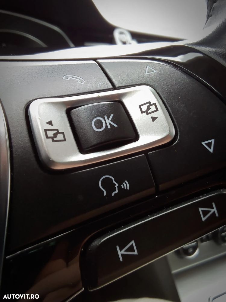 Volkswagen Passat Variant 2.0 TDI SCR DSG Comfortline - 20