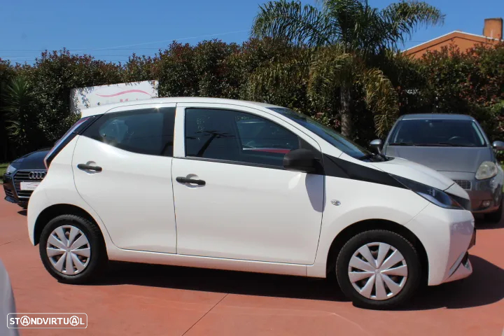Toyota Aygo 1.0 - 10