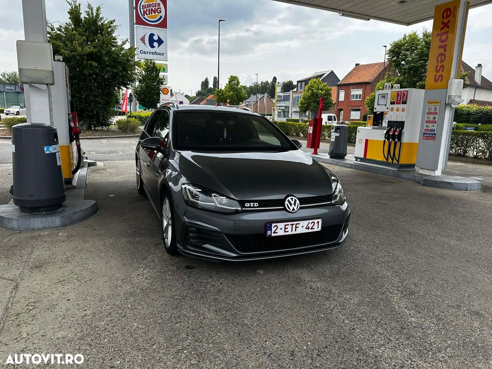 Volkswagen Golf - 6