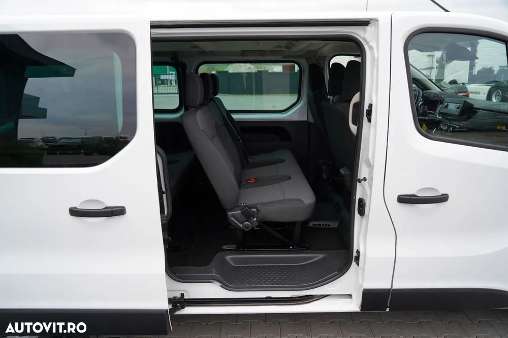 Renault TRAFIC III / AUTOBUS / 9 LOCURI / PRIMUL PROPRIETAR / DEALER POLONESE / 2022 / - 35