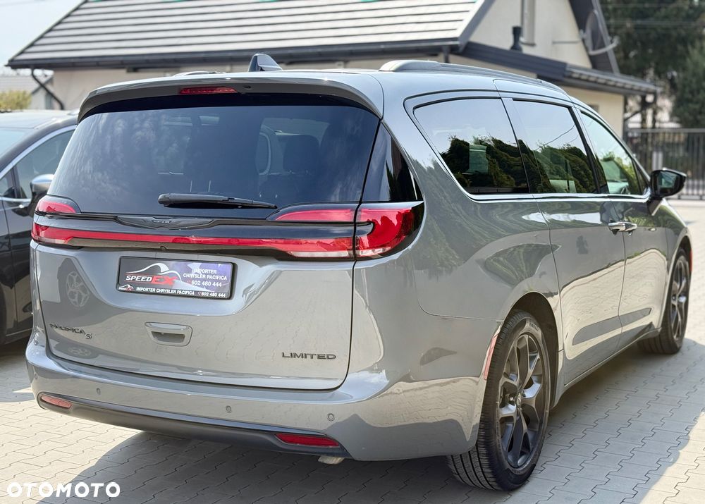 Chrysler Pacifica - 10