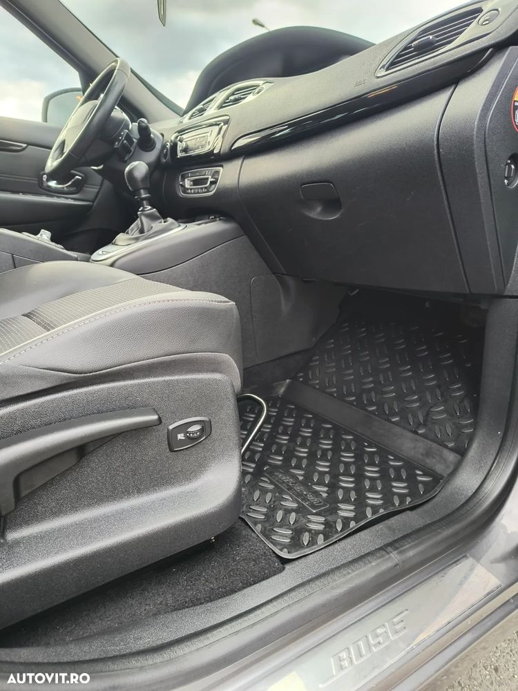 Renault Grand Scenic 1.6 dCi Stop&Start Energy Privilege - 12