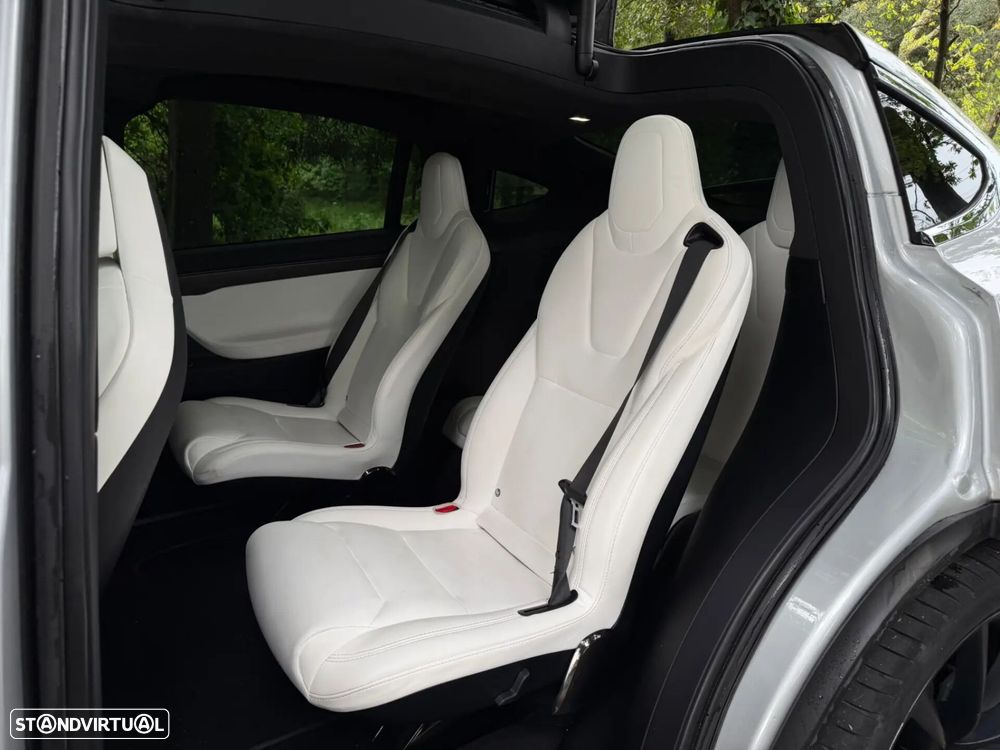 Tesla Model X 100D - 27