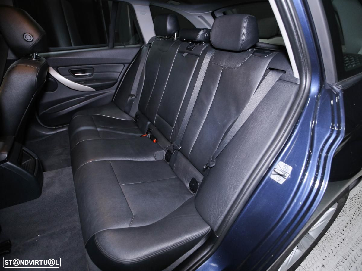 BMW 320 d Touring - 11