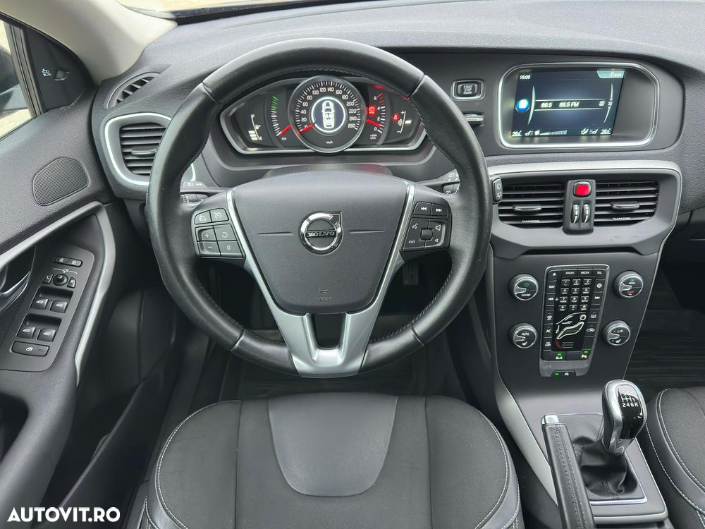 Volvo V40 D3 Plus - 9