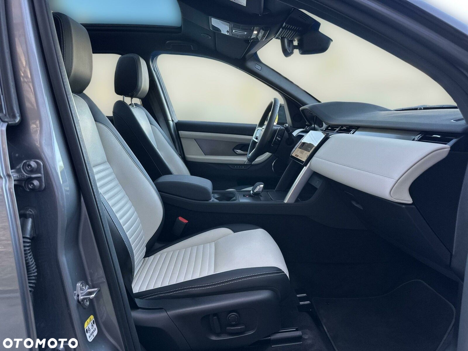 Land Rover Discovery Sport - 12