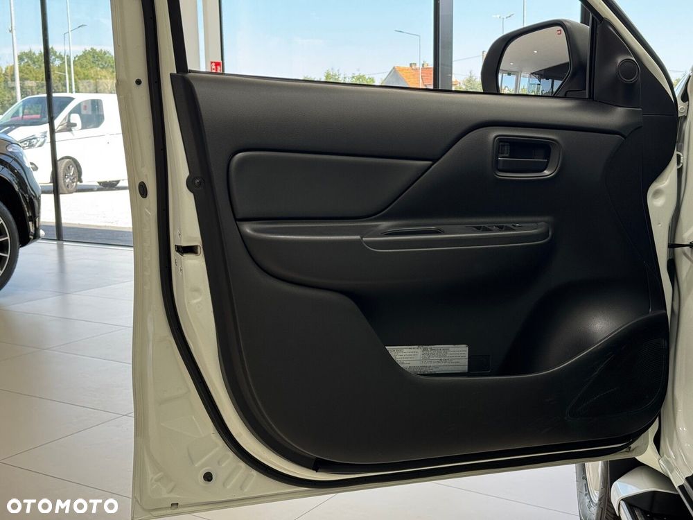 Mitsubishi L200 2.2 d DC Invite - 12