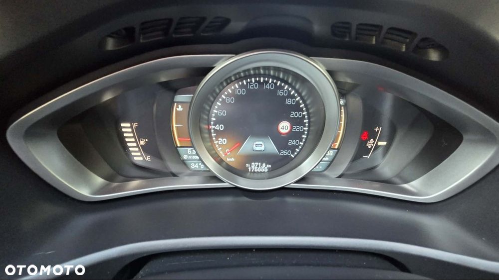 Volvo V40 - 10