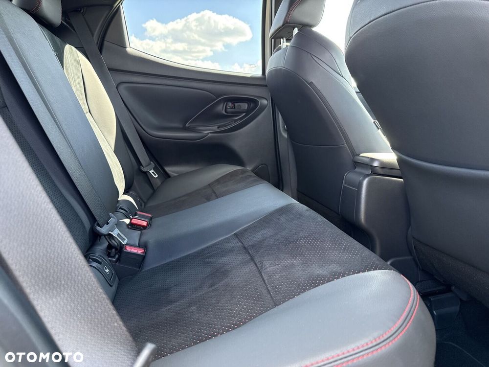 Toyota Yaris Hybrid 1.5 GR Sport - 11