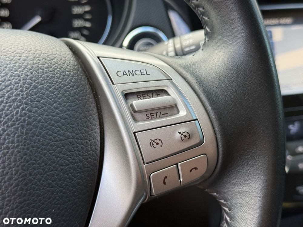 Nissan Qashqai 1.6 DIG-T N-Connecta - 18