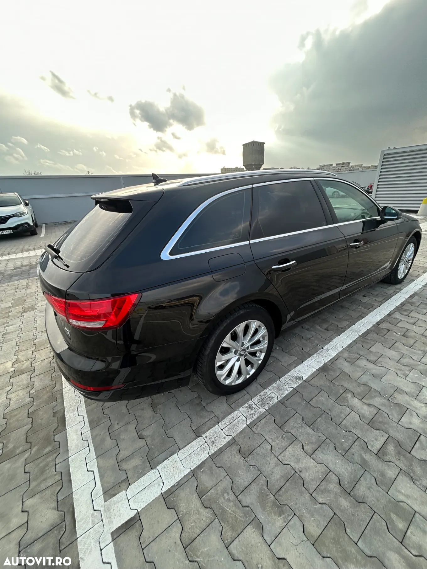 Audi A4 Avant 2.0 TDI S tronic - 4