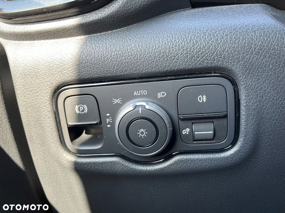 Mercedes-Benz Vito - 22