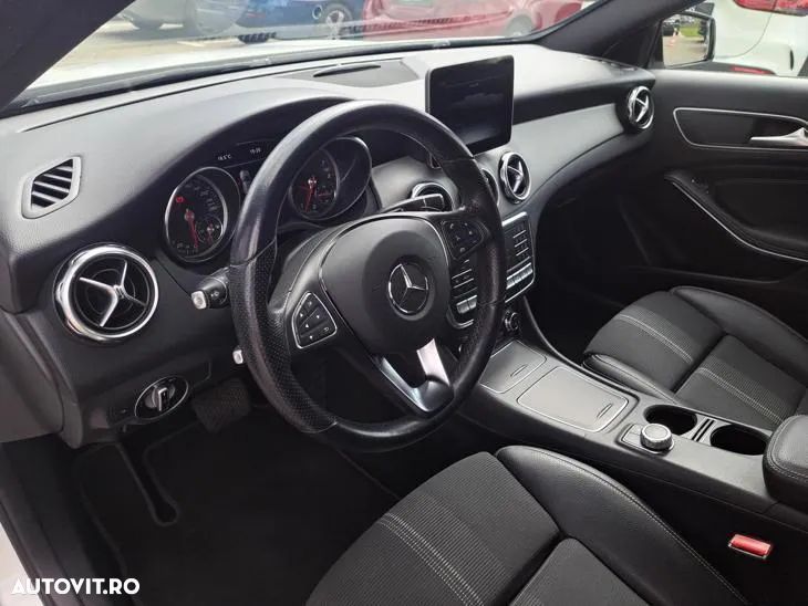 Mercedes-Benz GLA 220 4MATIC - 9