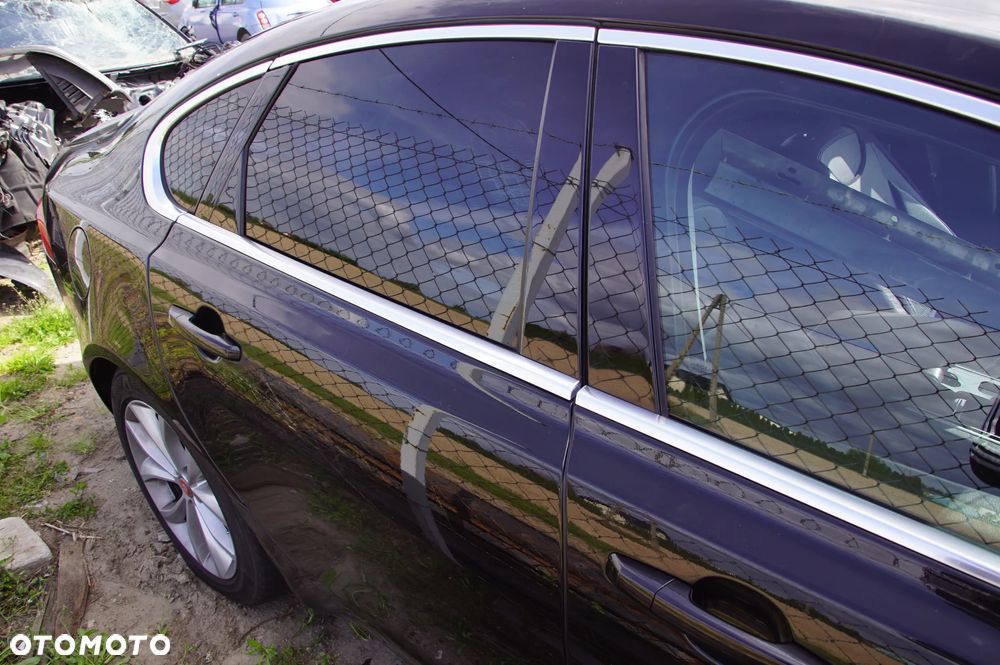 Auto na części 692106889 Jaguar XF X260 2017 2.0 d aj200 204DTA 180 km skrzynia ZF 8HP45 Santorini Black drzwi prawe błotnik lampa grill silnik skrzynia biegów klapa fotele lampy dpf  szyba lusterko deska wybierak pokrętło selektor skup aut - 26
