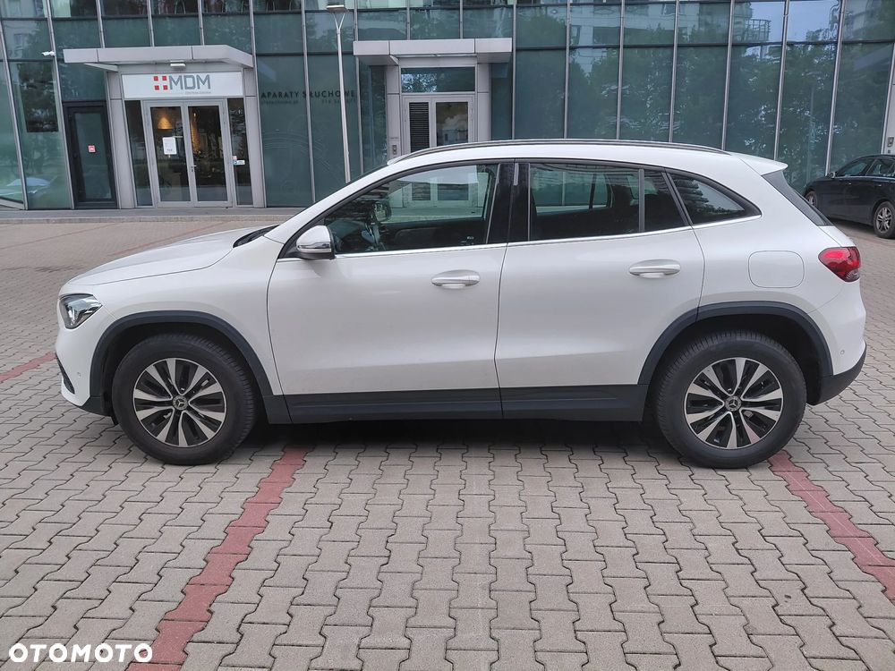 Mercedes-Benz GLA 200 Style - 9