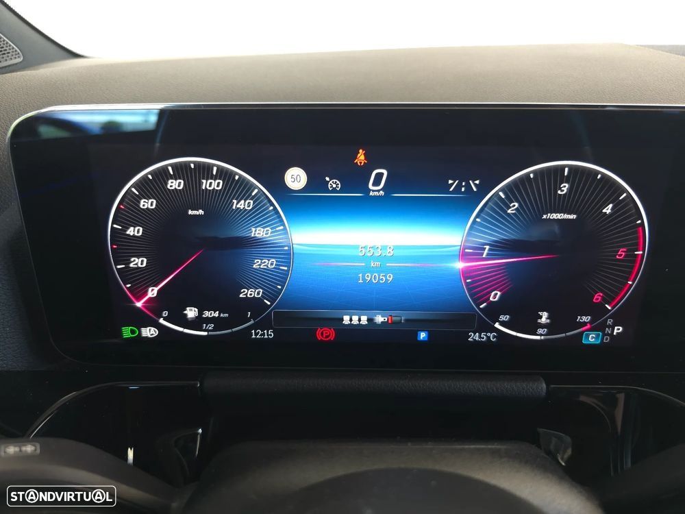 Mercedes-Benz GLA 180 d AMG Line - 17