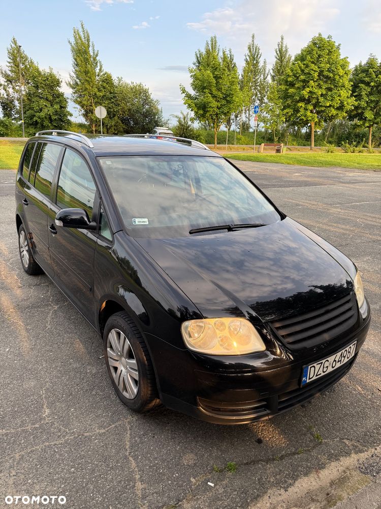 Volkswagen Touran 1.6 FSI Basis - 12