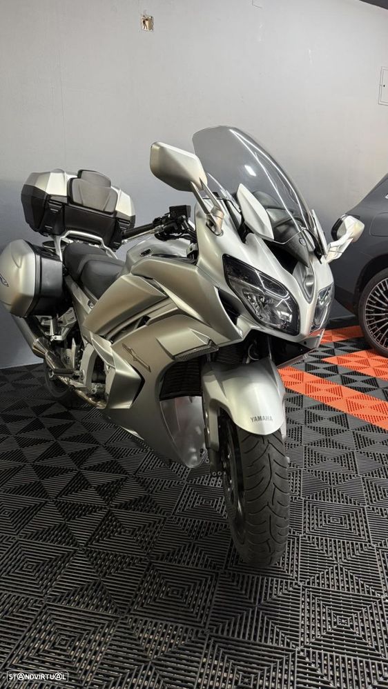 Yamaha FJR Ultimate Edition - 3