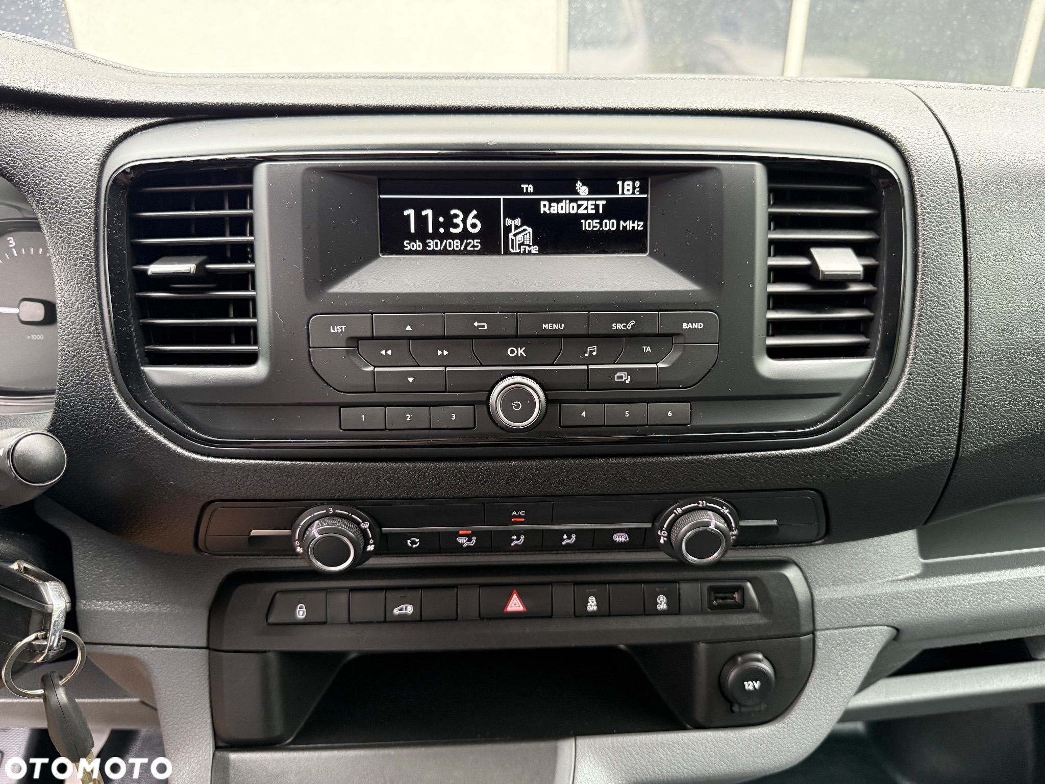 Opel Vivaro - 27